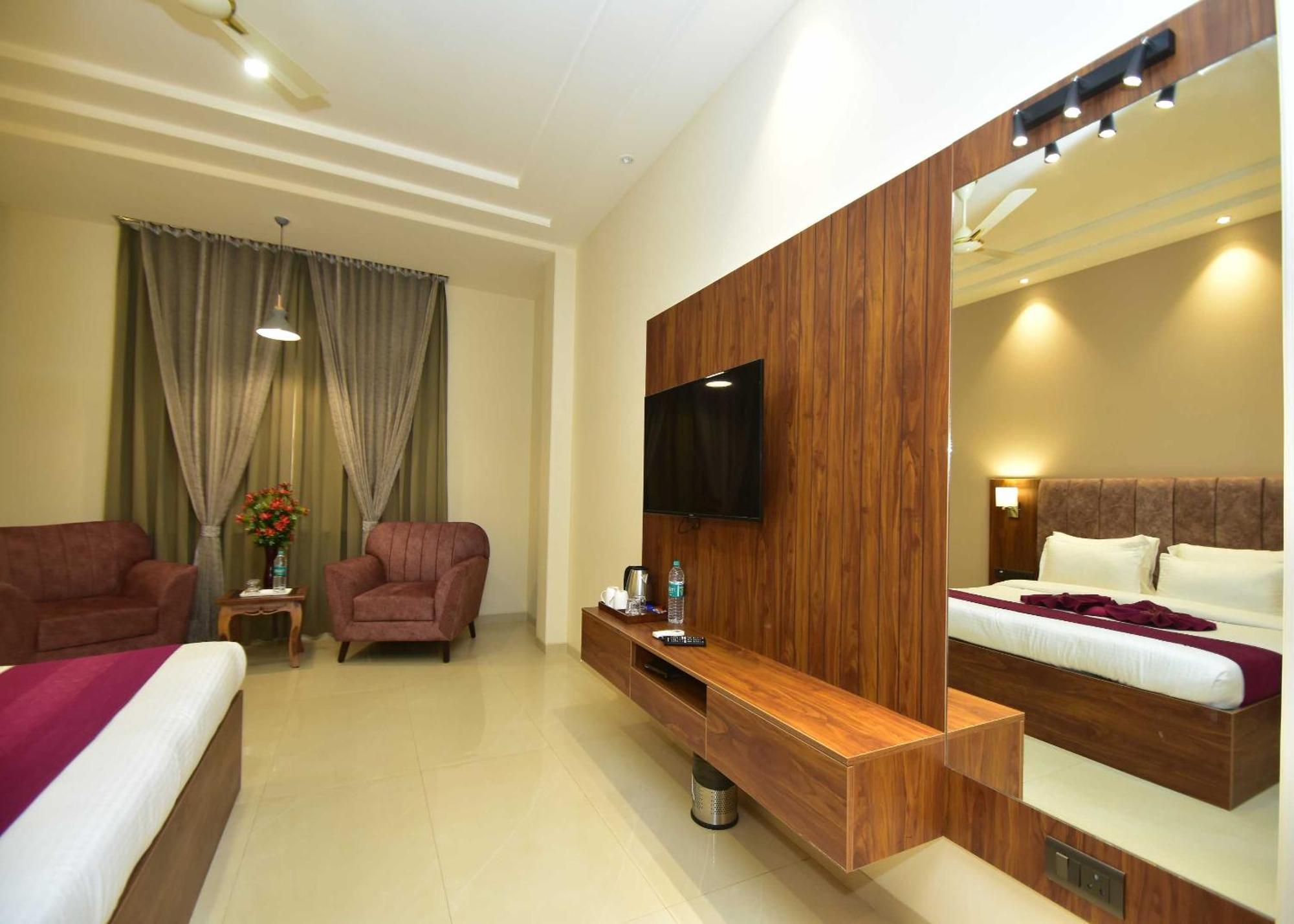 Hotel Shyamleela Khatu Bagian luar foto