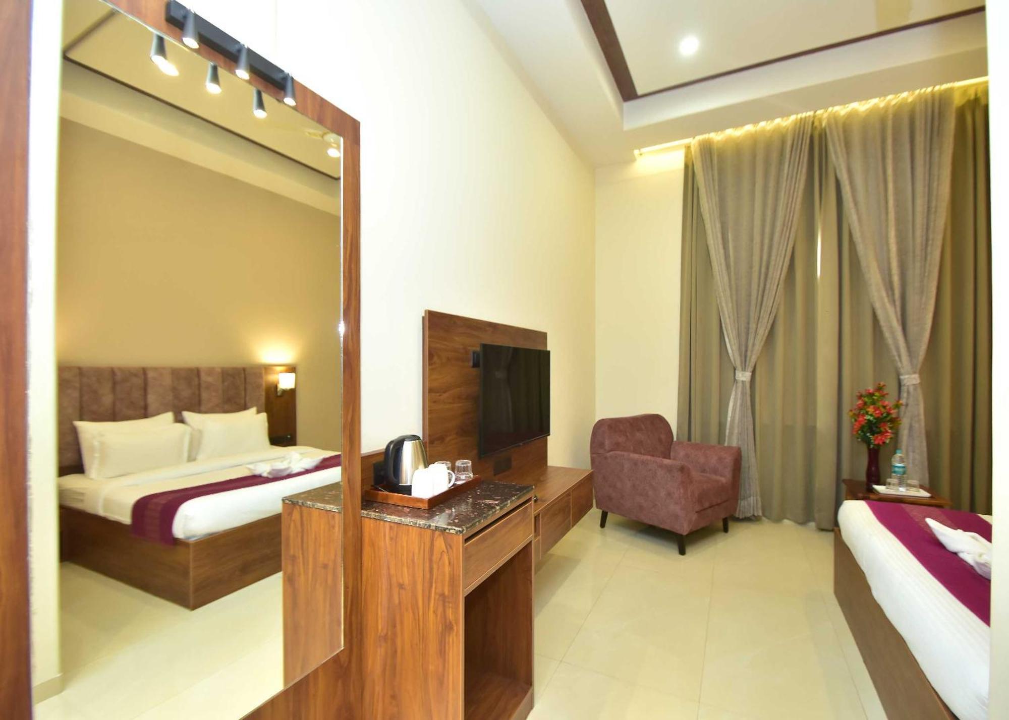 Hotel Shyamleela Khatu Bagian luar foto