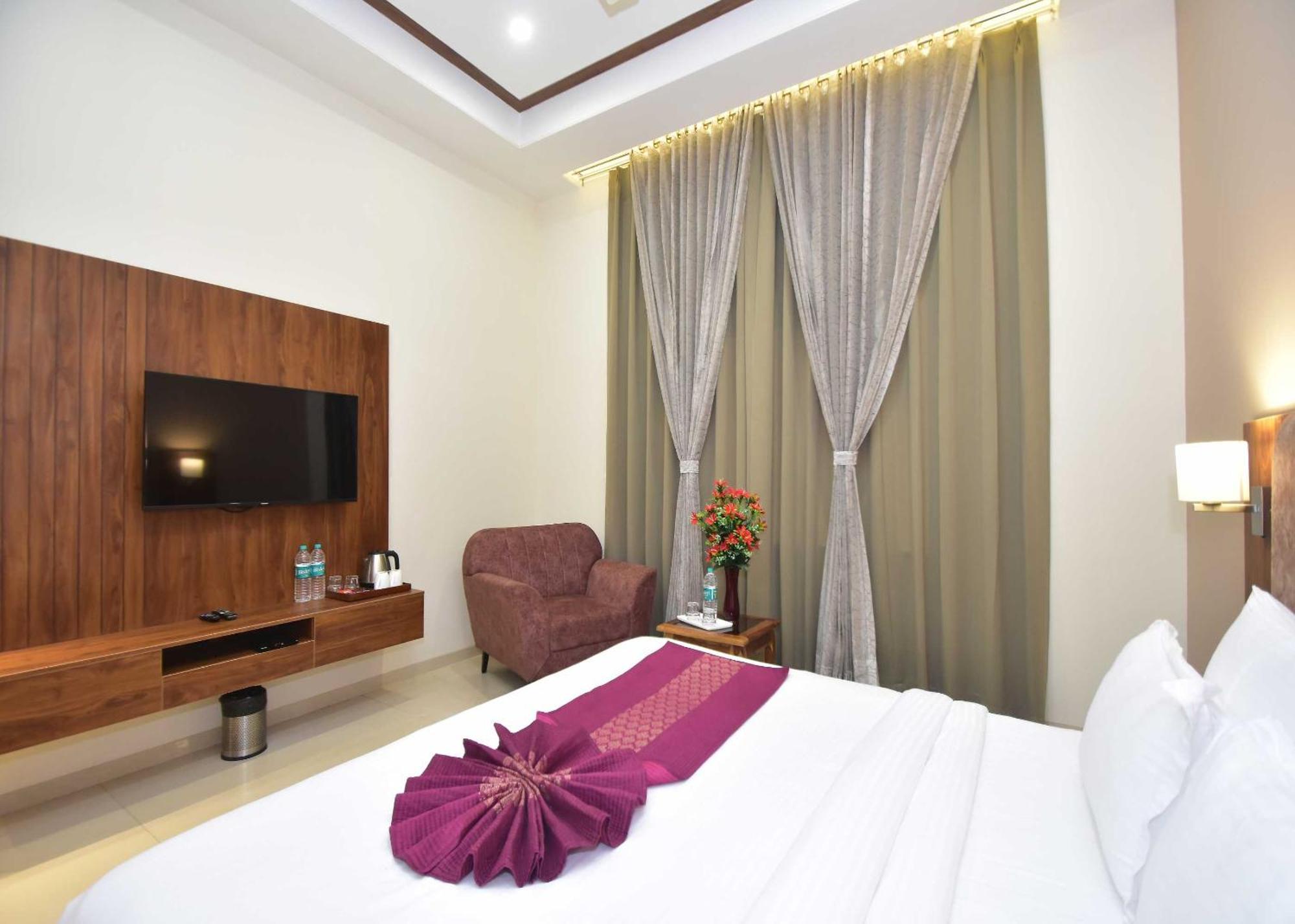 Hotel Shyamleela Khatu Bagian luar foto
